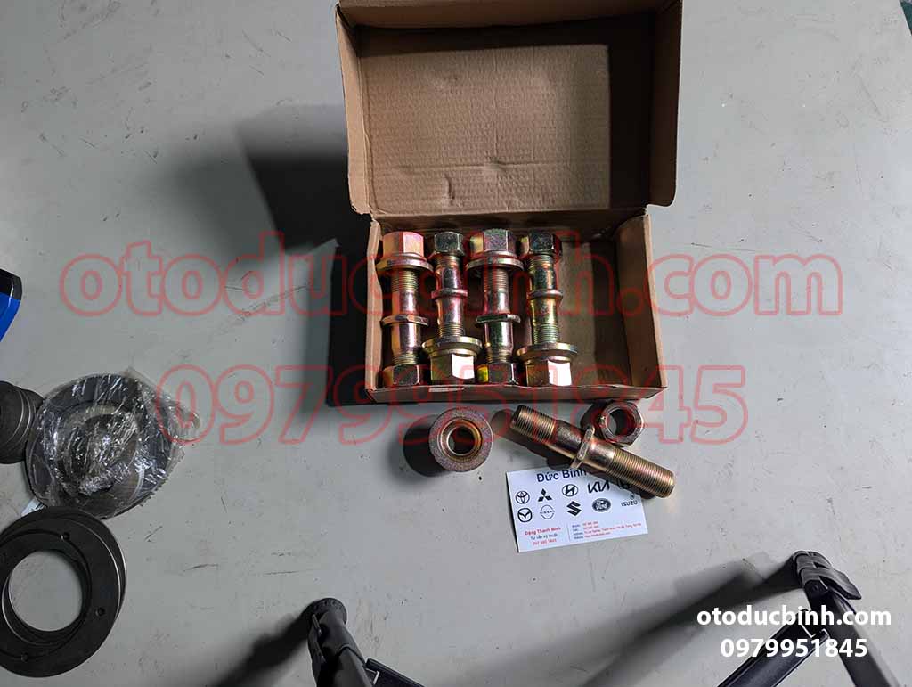 Bu lông tắc kê bánh sau Thaco Ollin