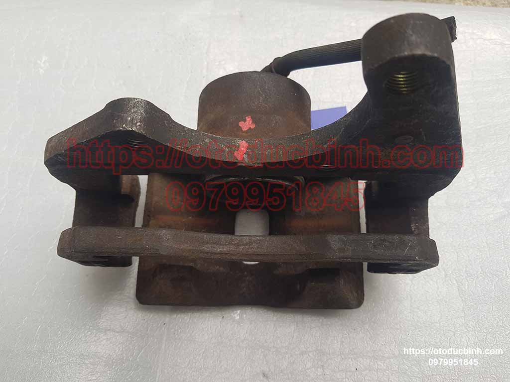 Cụm gông phanh bánh trước KIA K165, K2700, K3000 bãi