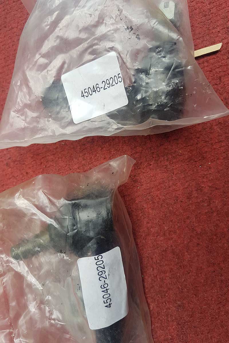 Rotuyn lái ngoài Toyota Cressida 1992-1996 4504629205 45046-29205