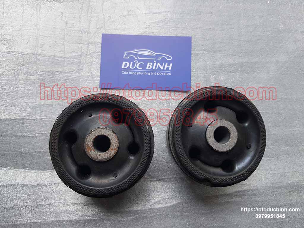 Cao su cầu sau Hyundai Getz 551601C200, 551601C100