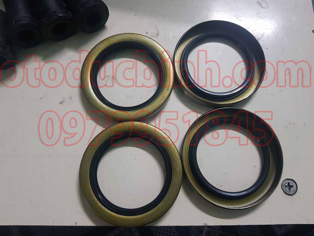 Hớt moay ơ trước, sau Hyundai New Porter 150 ( 1.25 tấn )