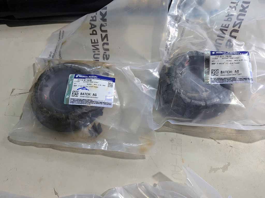 Bát bèo giảm xóc trước Suzuki Swift 2015-, Ertiga 2015-