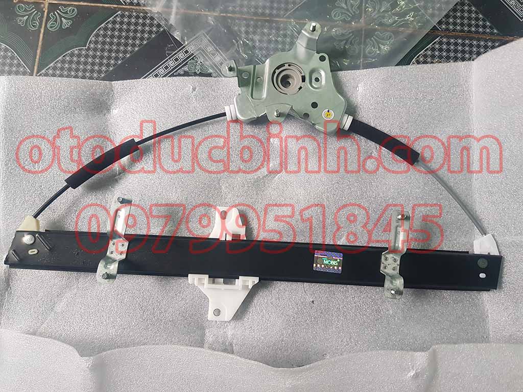 Compa nâng kính Hyundai N250, HD75, HD110, HD120, HD65, HD72, HD78, HD99 815045h010