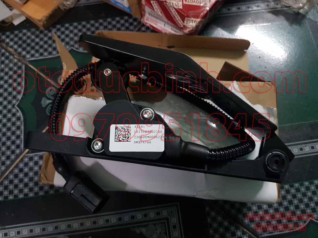 Bàn đạp chân ga Thaco Ollin 350 ,700 ,345,720,120 ,700 E4 NEW