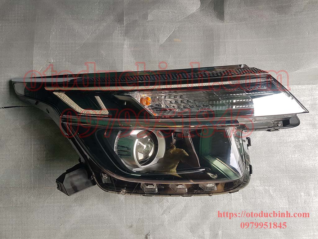 Đèn pha Kia Seltos bên phụ