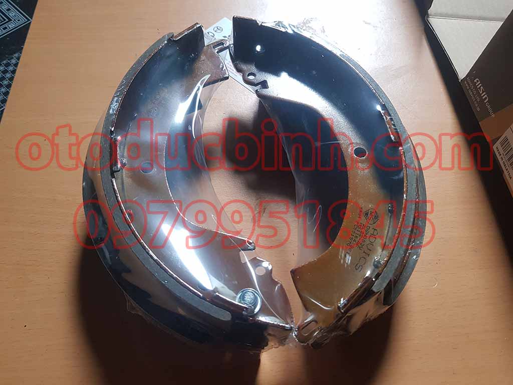 Guốc phanh sau Mitsubishi Pajero V73, V93