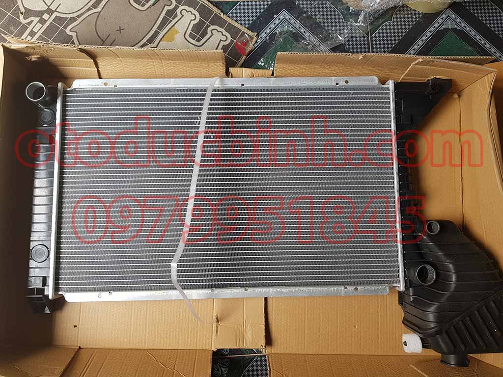 Két nước Mercedes Spinter