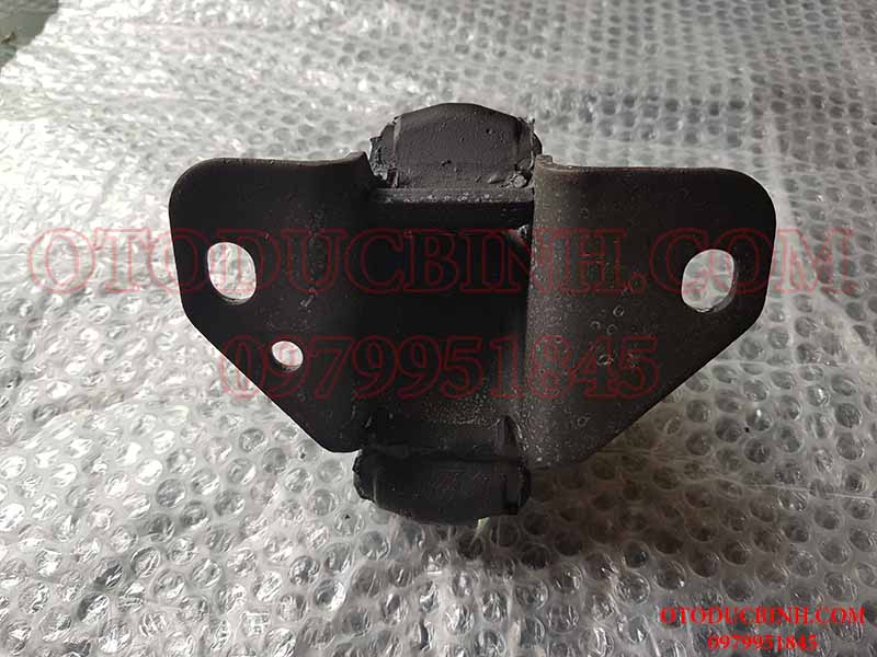 Cao su chân máy Hyundai Starex LH 218124H000