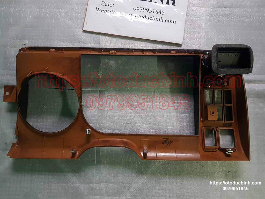 Mặt nạ đồng hồ táp lô Hyundai HD270, HD320, HD700, HD1000 847107A002