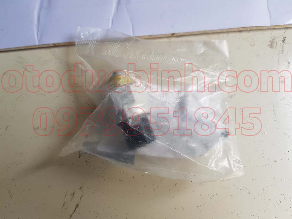 Công tắc báo lùi Hyundai Starex, Accent, Sonata, Elantra, i20, Santafe, Tucson 9386049600