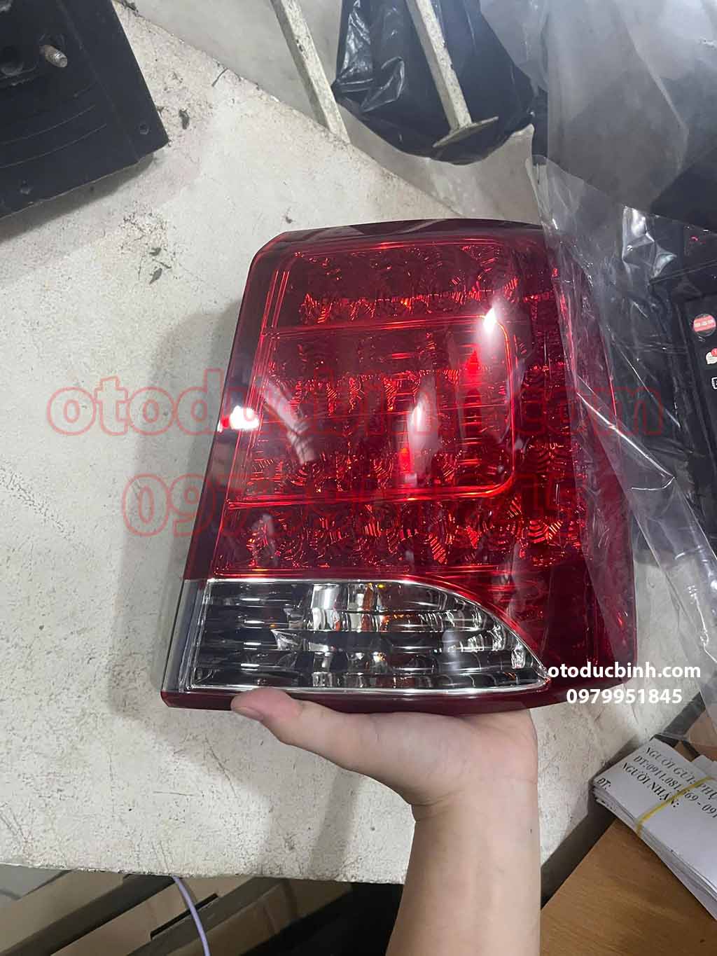 Đèn hậu ngoài Kia Sorento 2009-2013