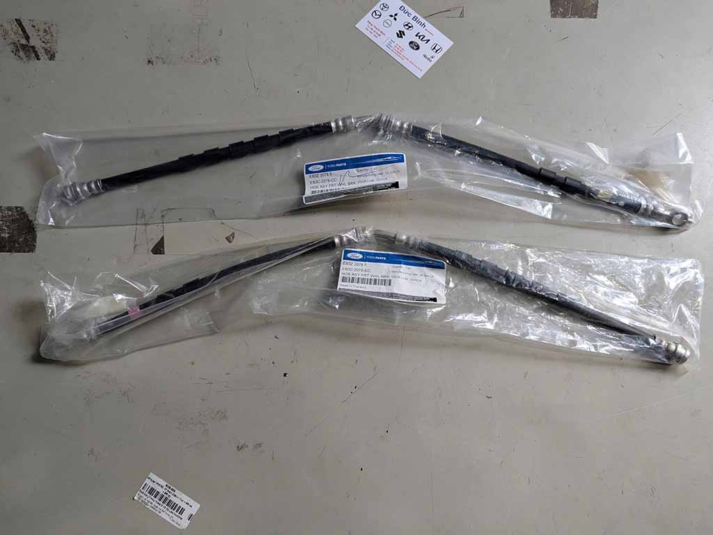 Tuy ô phanh trước Ford Ranger 2013-2017