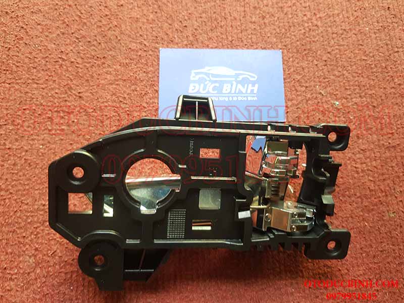 Tay mở cửa trong Kia Rondo 83610a4010crp