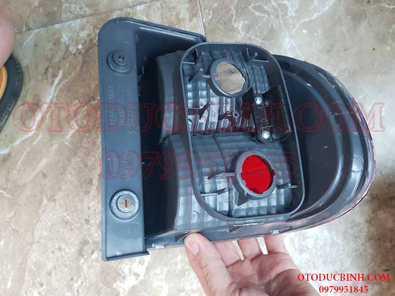 Đèn hậu miếng ngoài Hyundai Starex 2004-2007 924024a600