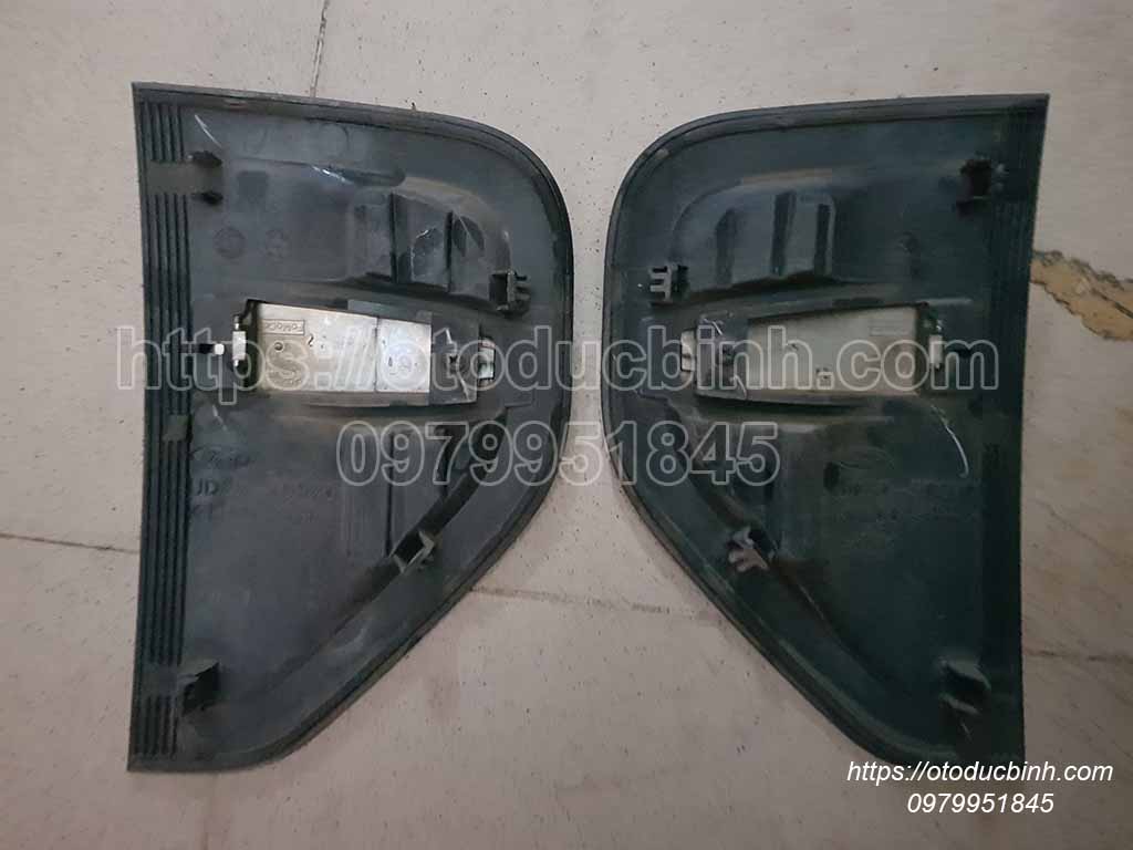 Ốp mang cá tai xe Ford Everest 2013-2015 UD2D50920 ud2d50920