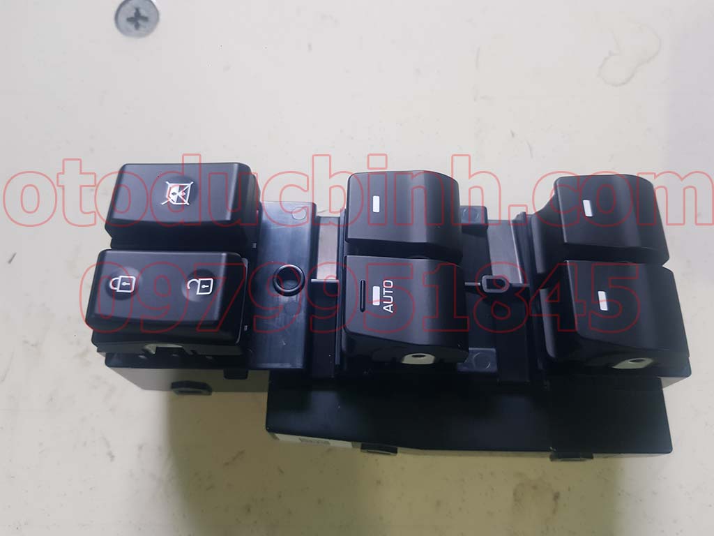 Công tắc nâng kính tổng Hyundai Elantra 2016