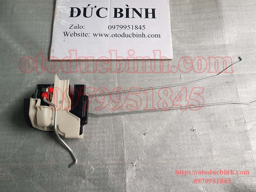 Ổ khoá ngậm cửa sau lái Kia Morning 2012-2015