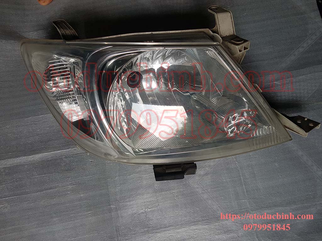 Đèn pha Toyota Hilux 2008-2011
