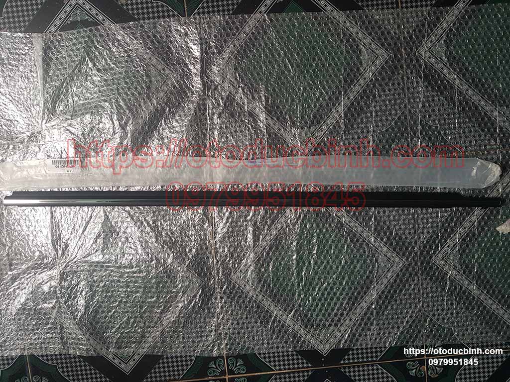Nẹp chân kính ngoài mạ crome Toyota Altis 2008-2010