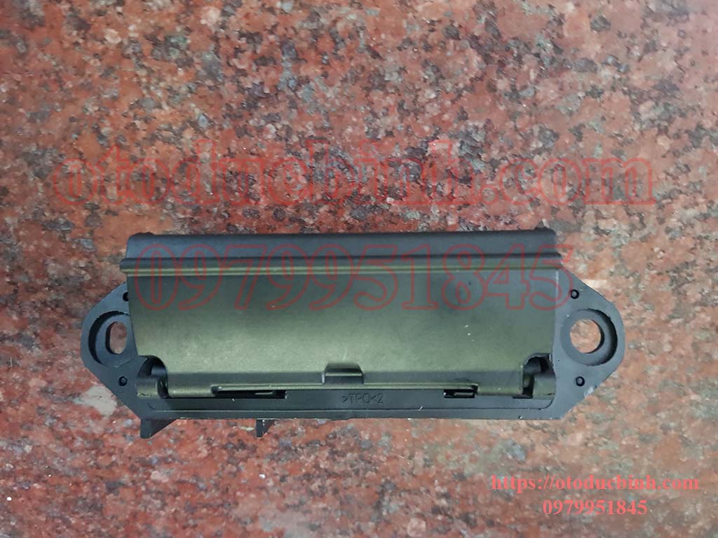 Tay mở cốp sau Toyota Innova, Hiace