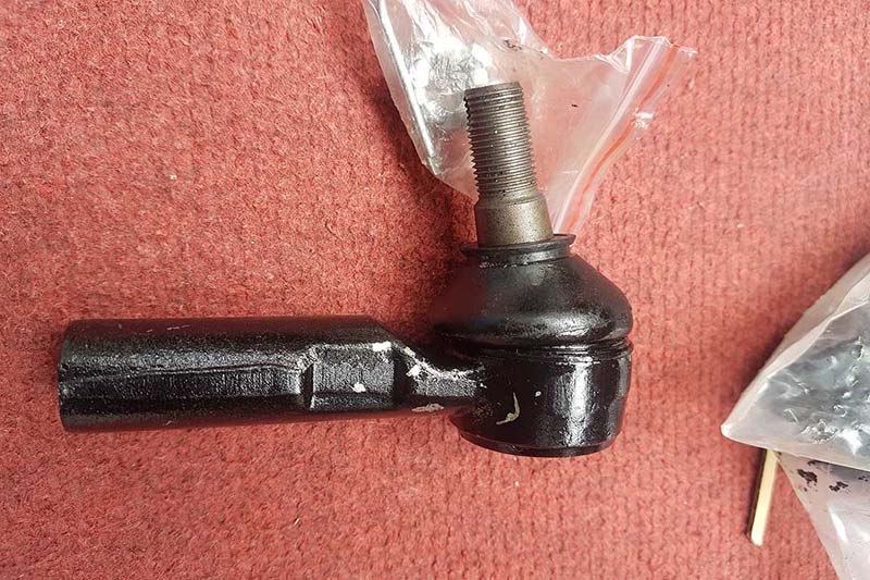 Rotuyn lái ngoài Toyota Cressida 1992-1996 4504629205 45046-29205