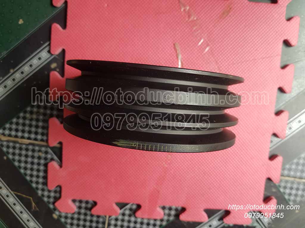 Buly đầu trục cơ Hyundai County 3 rãnh bằng nhau 2527045500