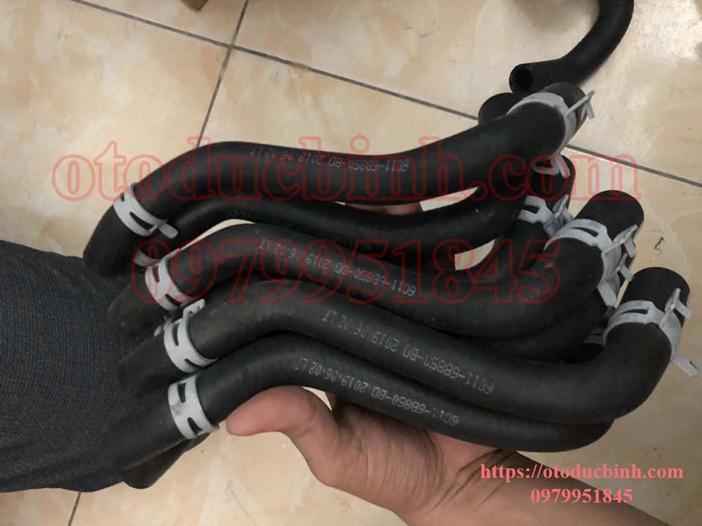 Ống nước vào hét sinh hàn Ford Transit