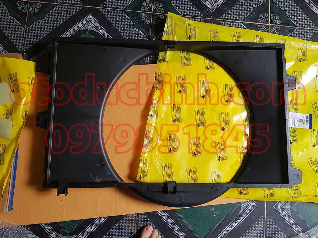 Lồng quạt két nước Mercedes Spinter