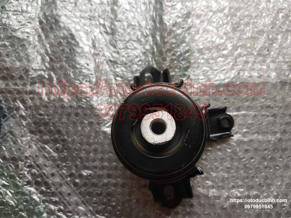 Chân máy trước Toyota Camry 1236120040