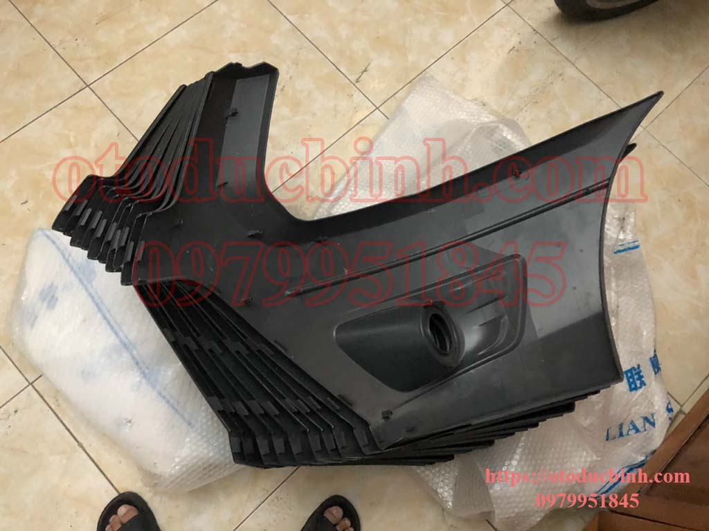 Cản góc trước Ford Transit