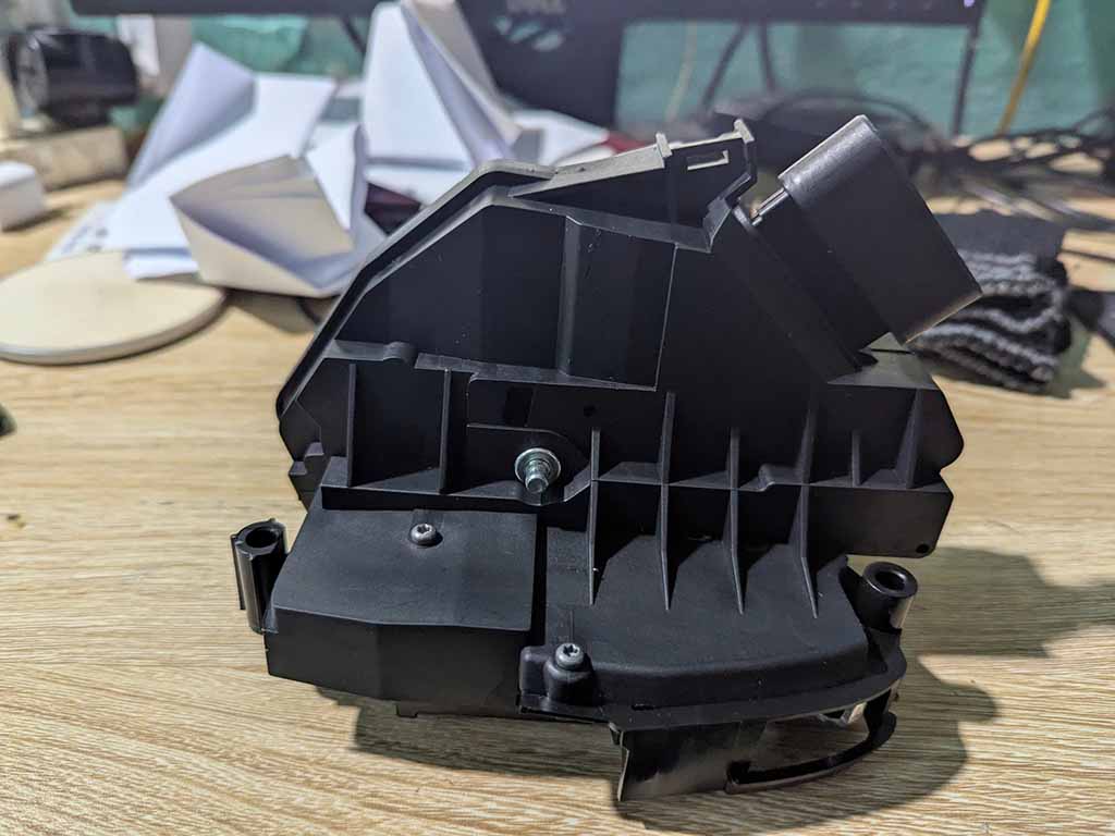 Ổ khoá ngậm cửa sau BT50 13-19, Ranger 12-22 sau 4 giắc AB39A26413CB