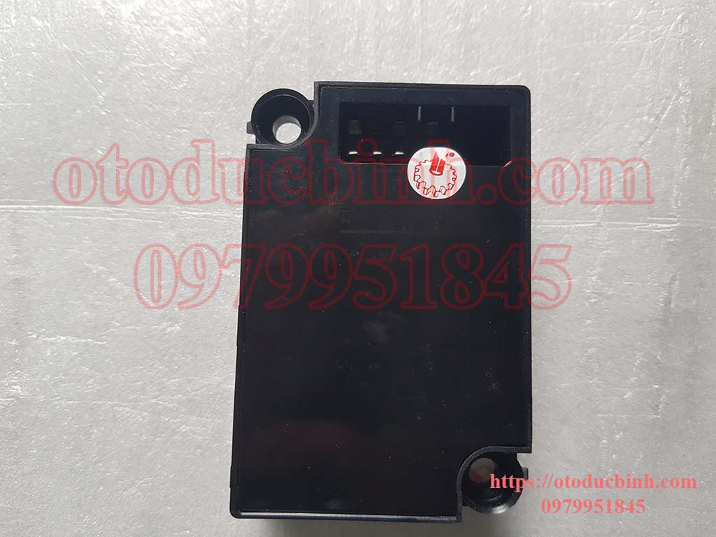 Rơ le xi nhan Mitsubishi Canter 0665003760