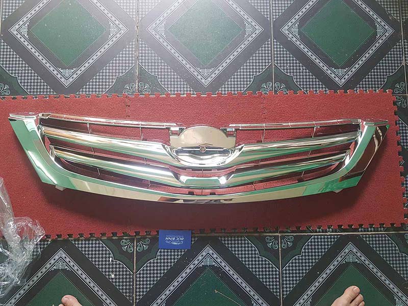 Mặt ca lăng Toyota Innova 2008-2010