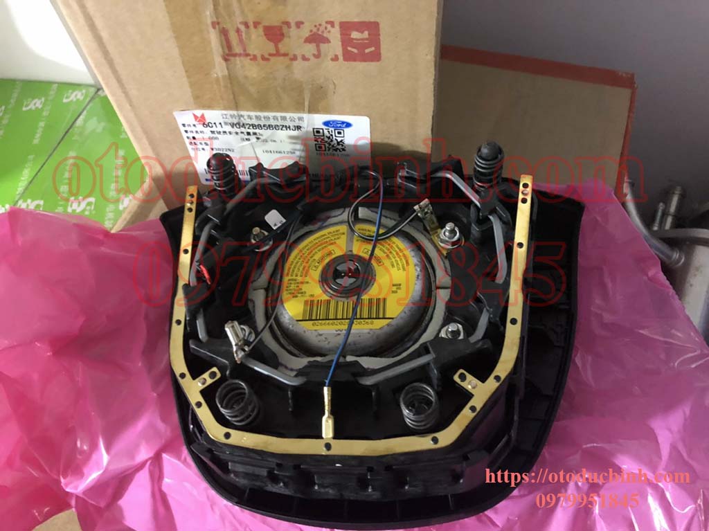 Túi khí vô lăng Ford Transit 6c11v042b85bcw