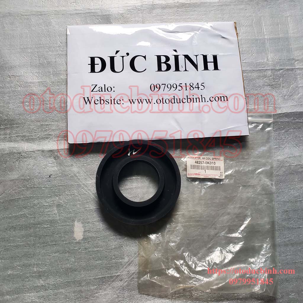 Cao su đệm lò xo giảm xóc sau Toyota Innova 2008-2011