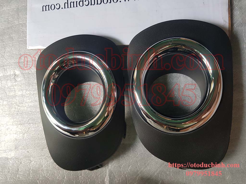 Ốp đèn gầm Mitsubishi Pajero Sport