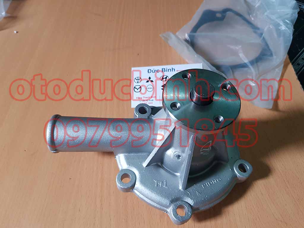 Bơm nước Mitsubishi Pajero V32