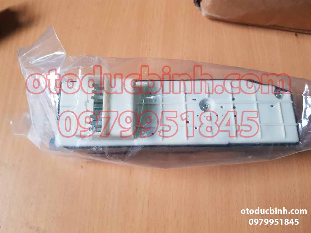 Công tắc nâng kính tổng Toyota Zace 2002-2005 84820AA011