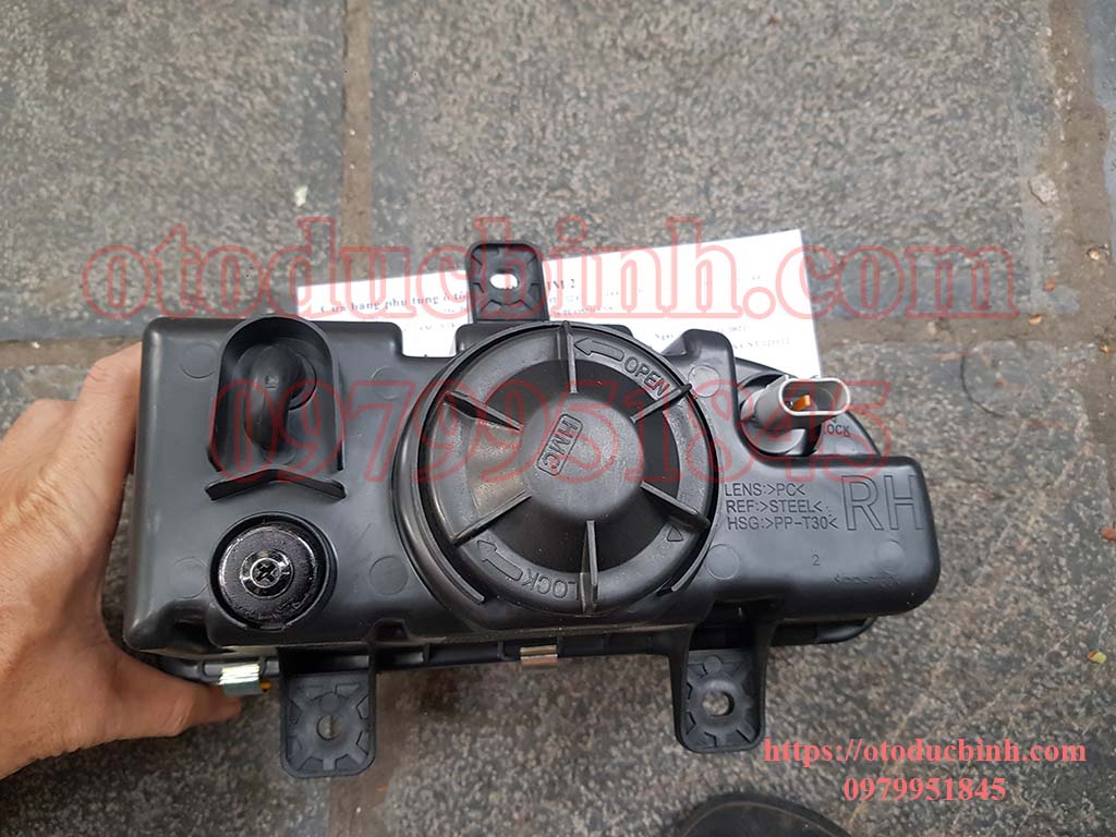 Đèn gầm hay đèn cản trước Hyundai Trago, HD120, HD210 (5 tấn) 922016B000 922026B000