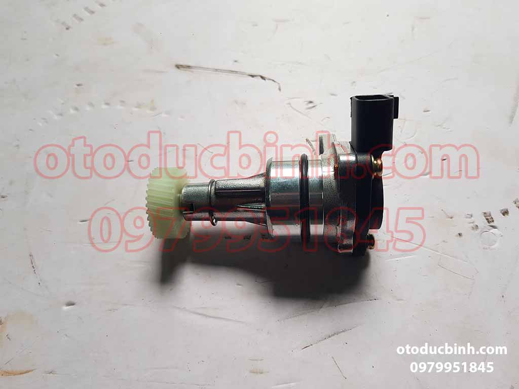 Sâu công tơ mét Toyota Hiace 2004-2017 đầu búa