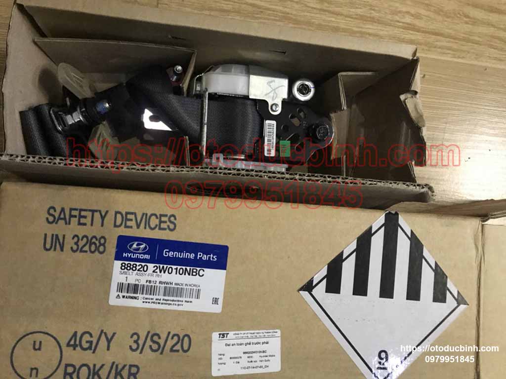 Dây đai an toàn Hyundai Santafe 2012-2015 888102W060NBC 888202W060NBC