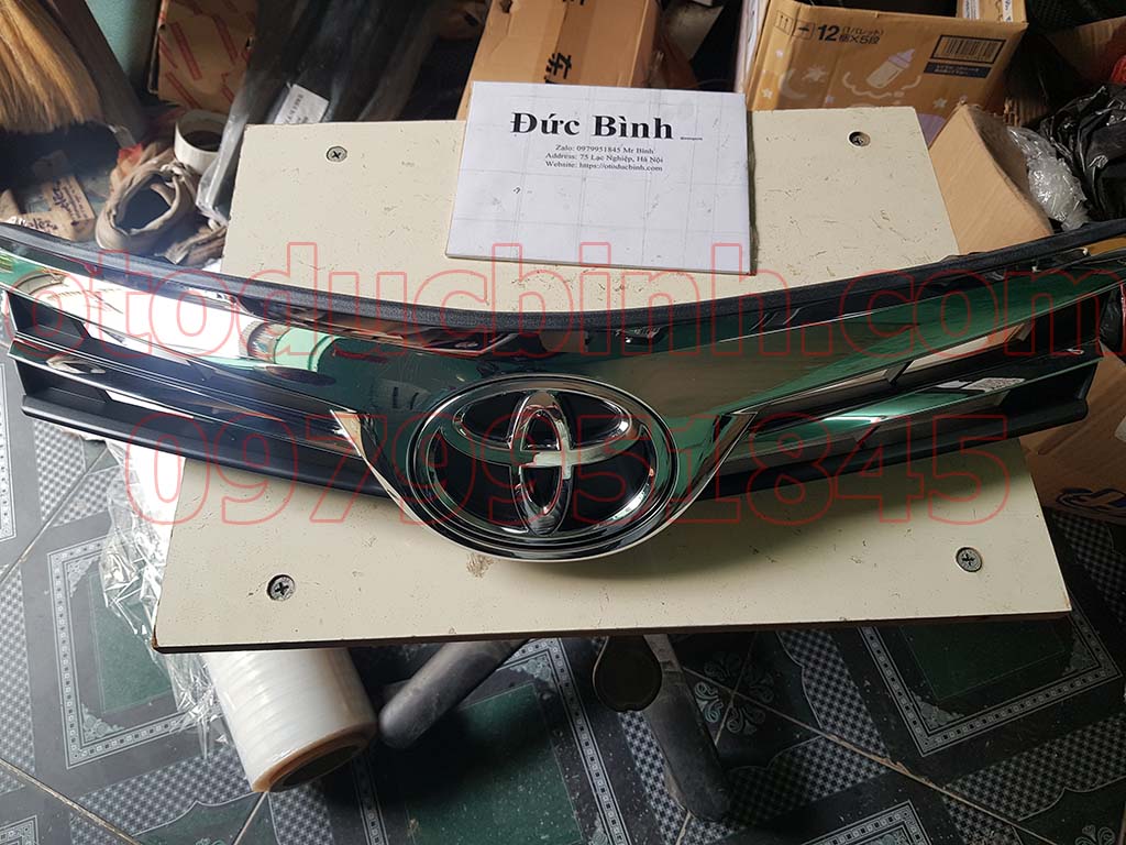 Mặt ca lăng Toyota Corolla Altis 1.8 2017-2020