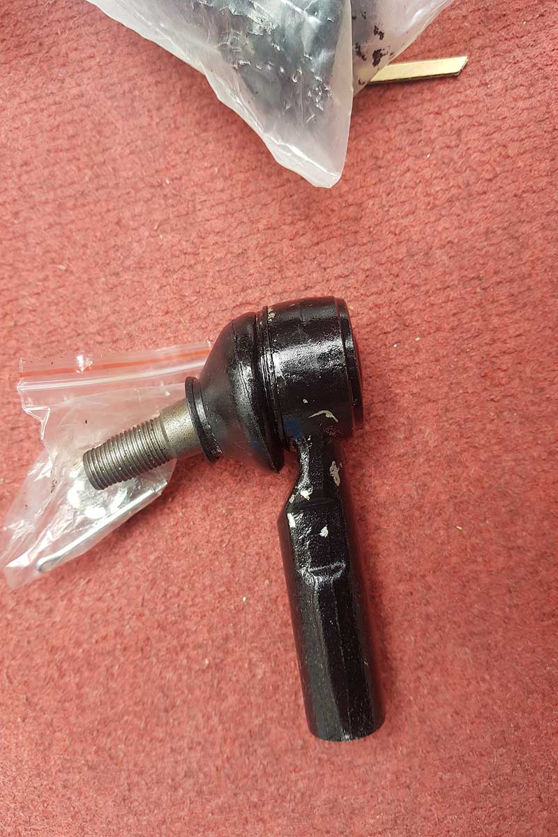 Rotuyn lái ngoài Toyota Cressida 1992-1996 4504629205 45046-29205