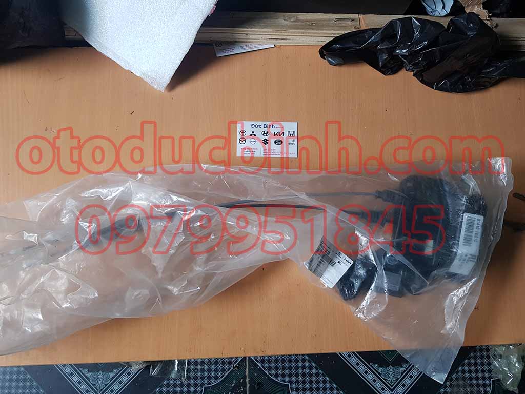 Ổ khoá ngậm cửa Kia Carens, Rondo 2007-2012