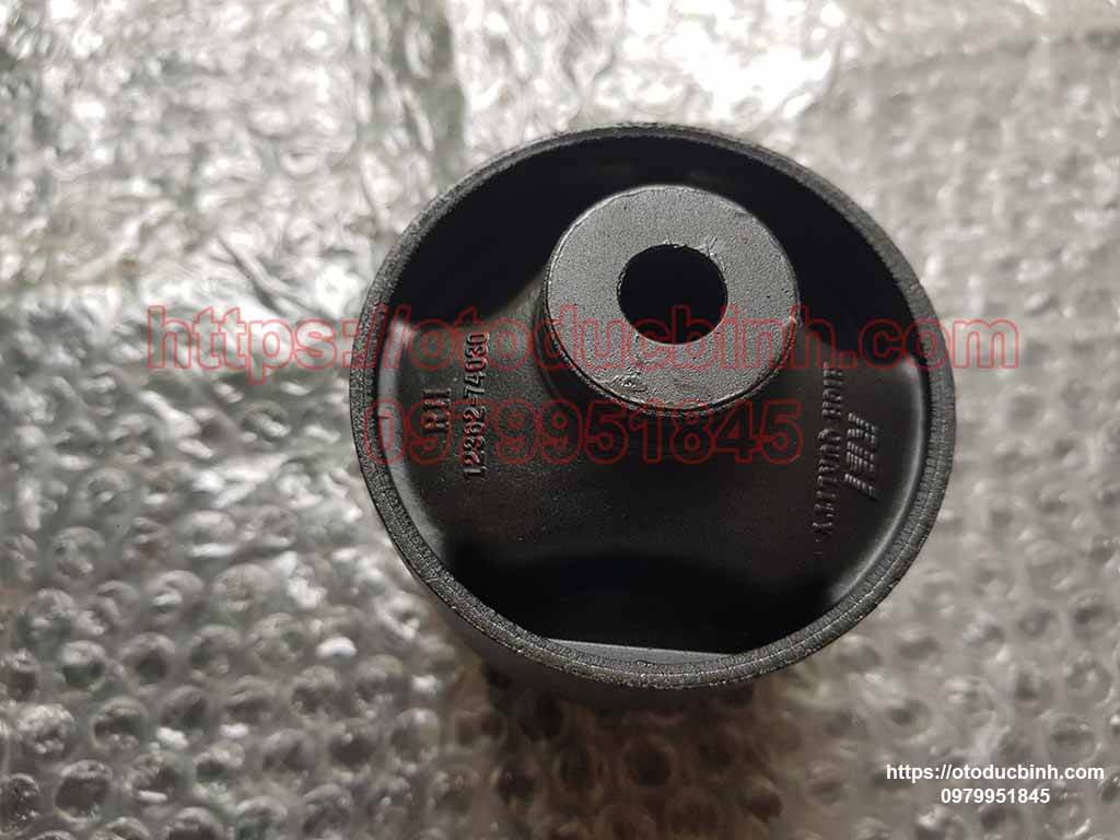 Cao su chân đầu máy phải Toyota Camry 1236274030