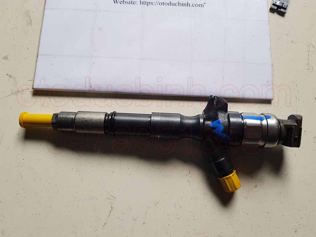 Kim phun Toyota Hiace 111760l011