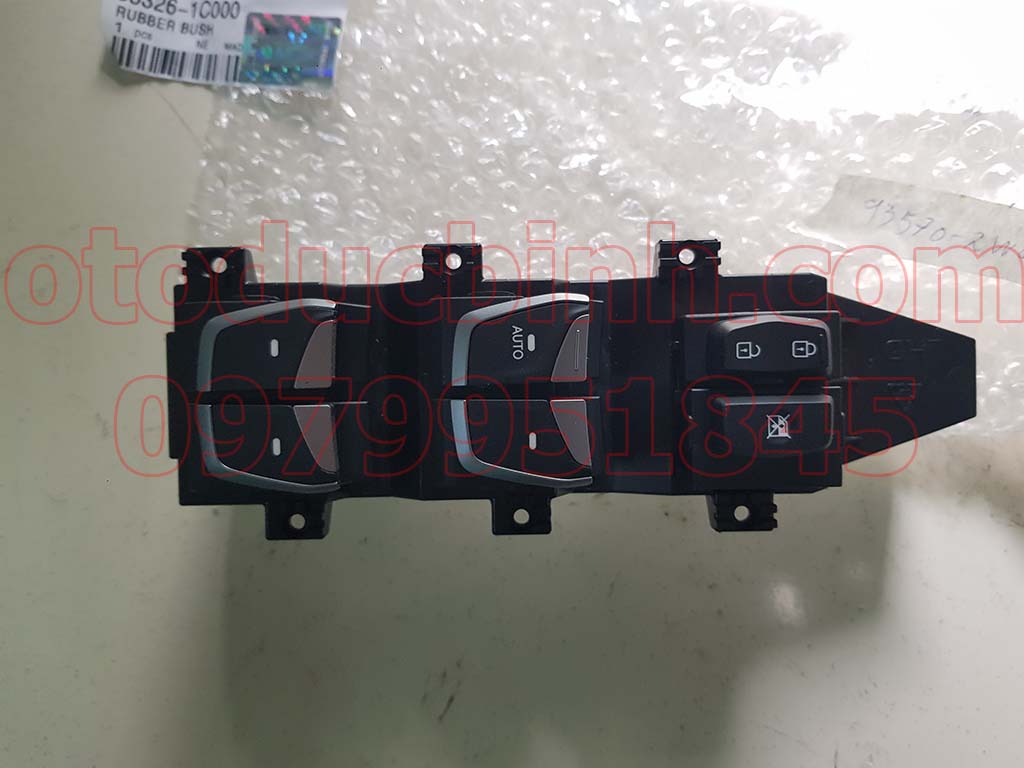 Công tắc nâng kính tổng Hyundai Santafe 2015-2017