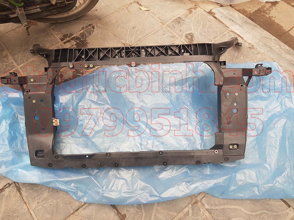 Khung xương đơ két nước Hyundai i10 2011-2016 Ấn