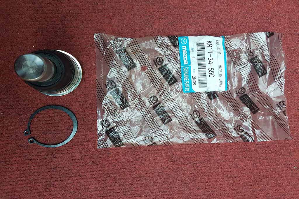 Rotuyn trụ đứng Mazda CX5  KR1134550