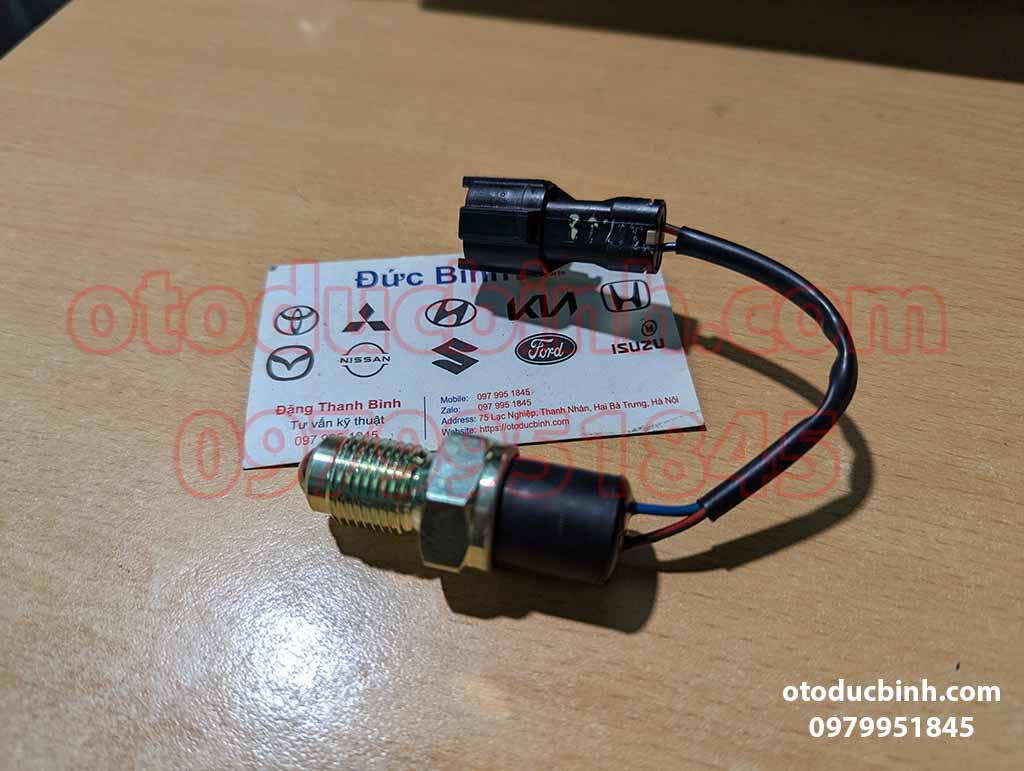 Công tắc chân phanh Mercedes Spinter, MB100